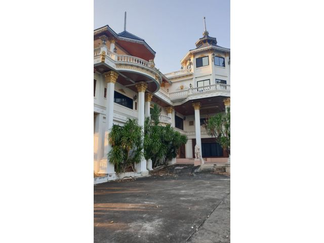 ขายที่ดิน พร้อมคฤหาสน์หรูริมแม่น้ำเจ้าพระยา เนื้อที่ 3 ไร่ 57 ตารางวา หน้ากว้างติดแม่น้ำ 74 เมตร   นนทบุรี