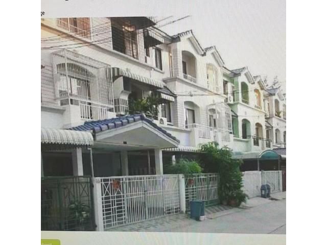 ขายทาวน์โฮม3ชั้นย่านเดอะไนน์ หมู่บ้านกลางเมือง