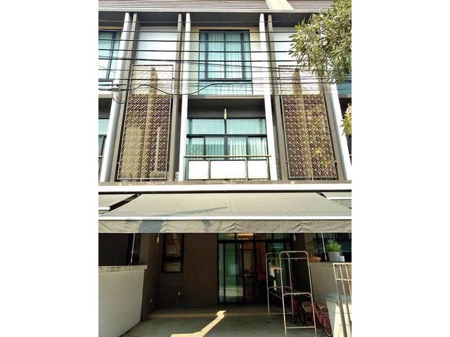 ให้เช่าทาวน์โฮม 3 ชั้น หมู่บ้านฟลอร่า วงศ์สว่าง