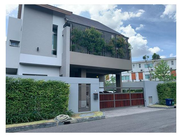ขายด่วนๆ บ้านเดี่ยว 2 ชั้น เนื้อที่ 82 ตร.ม.พื้นที่ใช้สอย 265 ตร.ว 4 ห้องนอน 3 ห้องน้ำ แอร์ เฟอร์นิเจอร์ถนนลาดพร้าว เลี