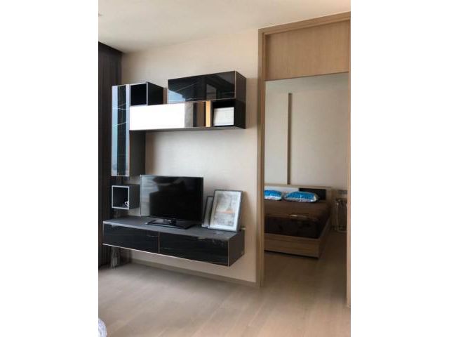 รหัสทรัพย์ B4056 ให้เช่า The Esse Asoke (เฟอร์นิเจอร์ ตกแต่งครบ พร้อมอุปกรณ์เครื่องใช้ไฟฟ้า )