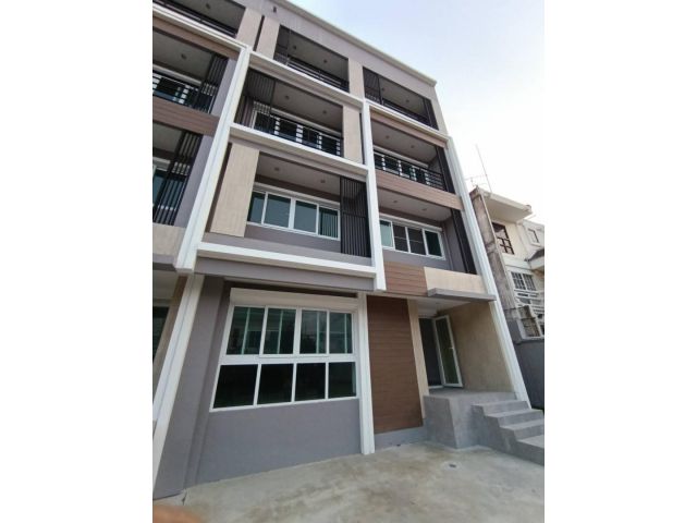 ให้เช่าโฮมออฟฟิศ ศรีนครินทร์45  ใกล้ซีคอนสแควร์ เนื้อที่ 50ตรว 6นอน 6น้ำ 55,000ต่อเดือน      ติดต่อคุณ สมศักดิ์ Tel: 098