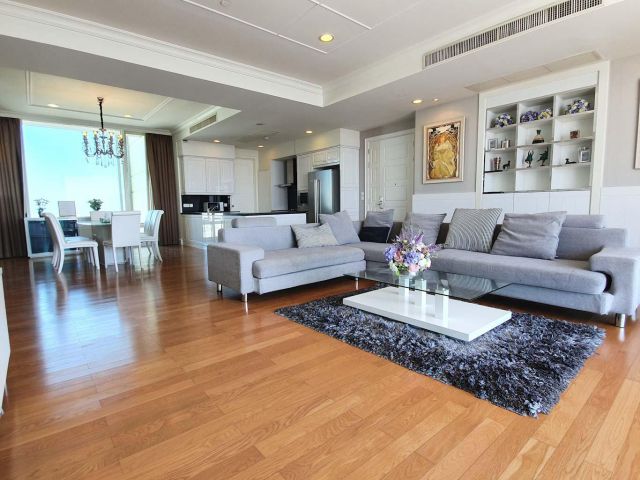 Royce Private Residences - Beautifully Furnished 4 Bed / 252.52 Sqm / BTS Asoke