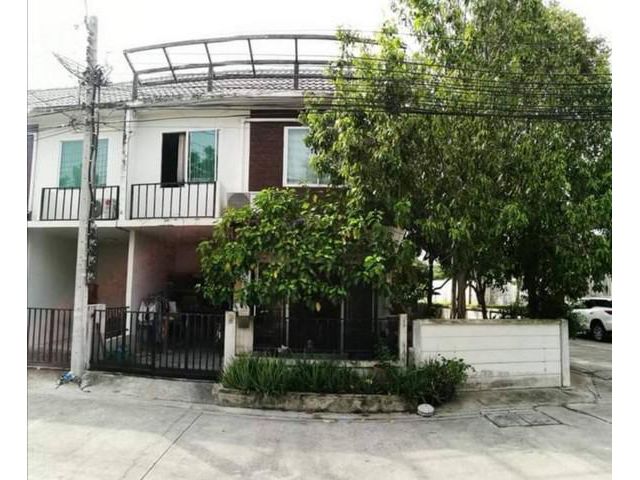 ขายทาวน์โฮมหลังมุม หมู่บ้านอารียา ปากเกร็ด นนทบุรี