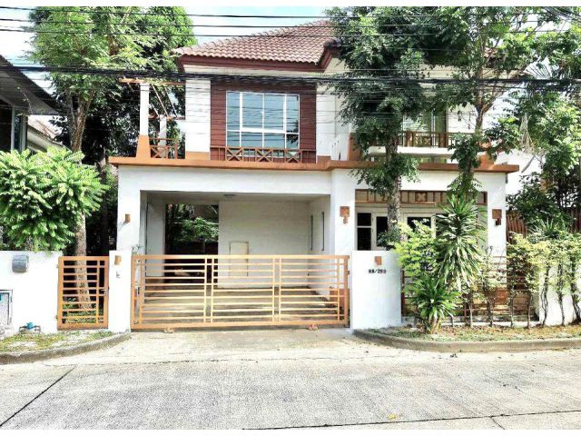 ให้เช่า บ้านเดี่ยว 2 ชั้น สไตล์รีสอร์ท ทำเลดี ใกล้เมกะบางนา ใช้เวลาแค่ 5 นาที   หมู่บ้านเอโทล มัลดีฟส์ ปาล์ม (Maldive Plam) บางนา-วงแหวน