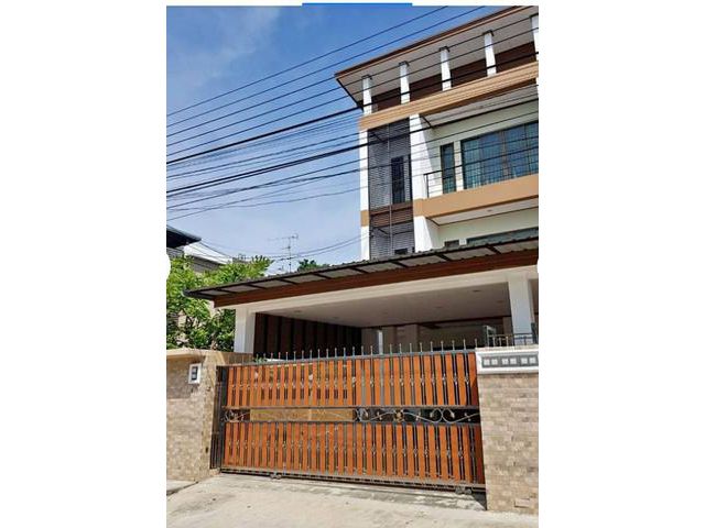 ให้เช่าทาวน์โฮม3ชั้น พัฒนาการ74 หมู่บ้านเมืองทอง