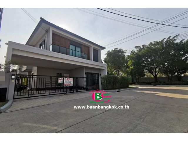 บ้านเดี่ยว 2 ชั้น หลังมุม โครงการ เซนโทร ราชพฤกษ์ 2 เนื้อที่ 57.6 ตรว. ถนนบางกรวย-ไทรน้อย อ.เมือง จ.นนทบุรี