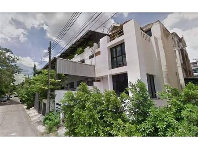 ขายทาวน์โฮมหลังริม 4 ชั้น ลาดพร้าว101