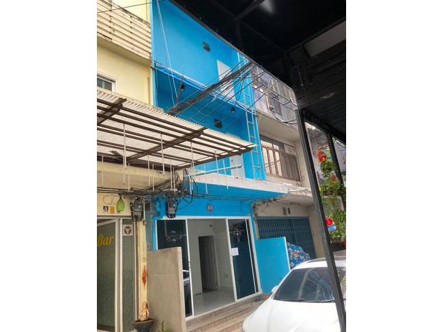 ให้เช่าอาคารพาณิชย์  ซอยสุขุมวิท22 ใกล้BTS พร้อมพงษ์ เหมาะเปิดกิจการ  เนื้อที่ 12ตรว 45,000ต่อเดือน       ติดต่อคุณ สมศั
