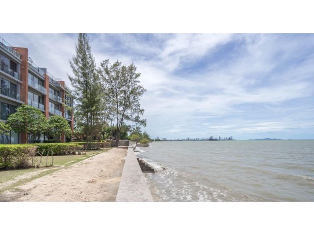 บ้านริมทะเลกระทิงลาย Sandbox beachfront villa 3 BR บ้านใหม่ติดวิวทะเล 3 ห้องนอน 6 ห้องน้ำ   มีสระว่ายน้ำอยู่ชั้นดาดฟ้า ช
