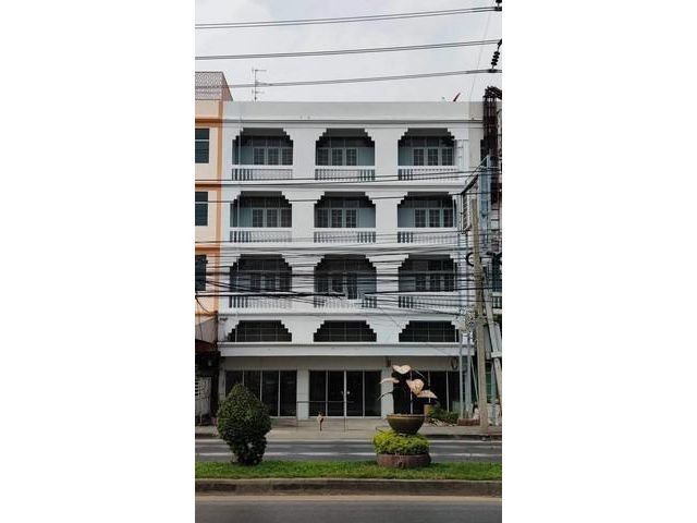 ให้เช่าและขายอาคารพาณิชย์ 4ชั้น 3คูหา ริมถนนเอกชัย