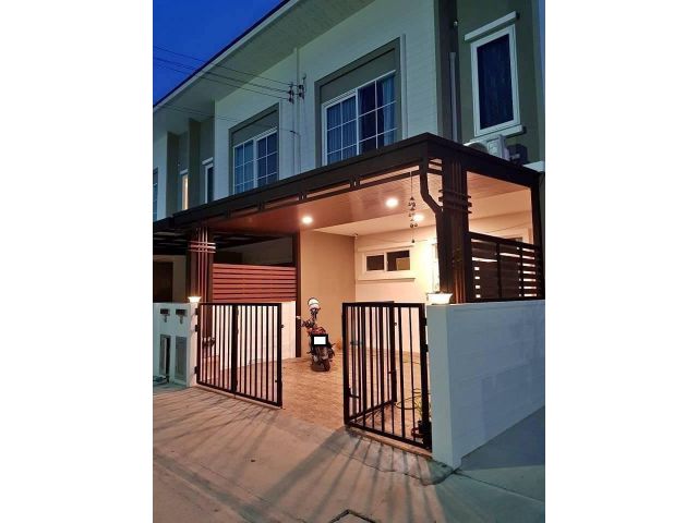 ให้เช่าบ้าน ทาวน์เฮ้าส์  บ้านตกแต่งใหม่ พร้อมเฟอร์ ใกล้สนามบินดอนเมือง สรงประภา รังสิต  โครงการ Q-Distric Gusto by "Q-House"