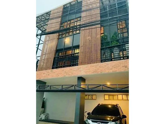 ให้เช่าโฮมออฟฟิศ 3ชั้นถนนสุขุมวิท ใกล้BTS ทองหล่อ