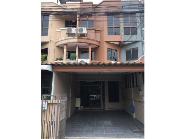 ห้เช่าทาวน์โฮม 3 ชั้น โชคชัย 4 ซอย 70