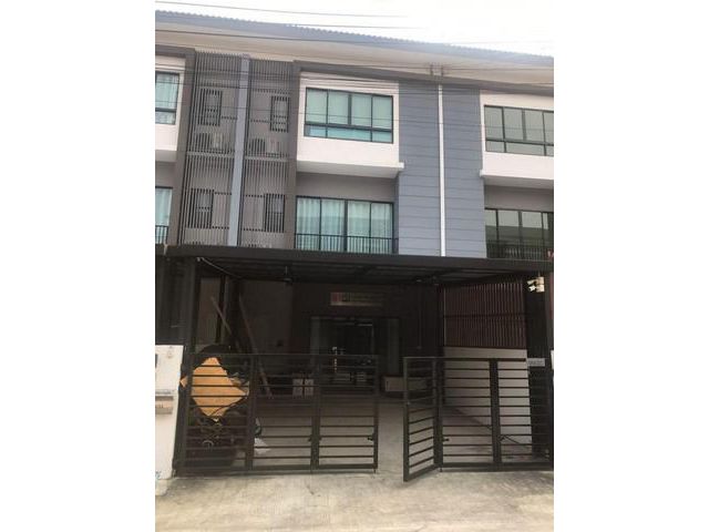 ให้เช่าทาวน์โฮม ลาดพร้าว126 ใกล้เดอะมอลล์บางกะปิ