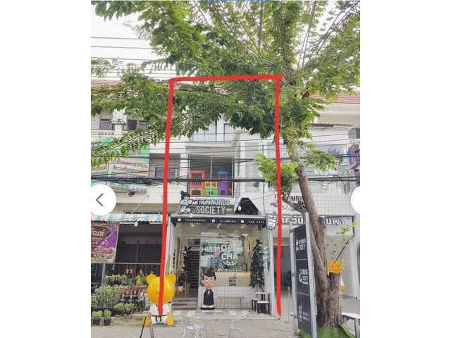 ขายอาคารพาณิชย์ติดถนนใหญ่ 3.5 ชั้น ใกล้สนามบินน้ำ