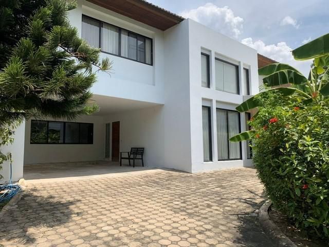 ให้เช่าบ้านเดี่ยว หมู่บ้าน39 Exclusive ถนนรามคำแหง 126ตรว 4นอน 4น้ำ 45,000ต่อเดือน  ติดต่อคุณ สมศักดิ์ Tel: 0982686161 ร