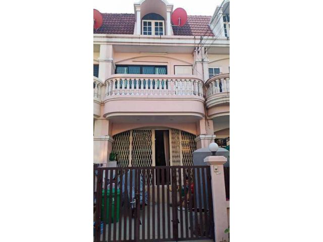 ทาวน์เฮ้าส์ 2 ชั้น 16 ตรว. ม.บุษราคัมริมน้ำ