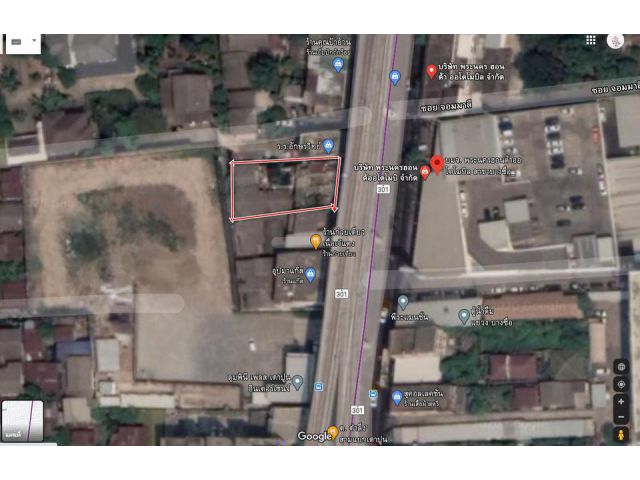 PR94ที่ดินพื้นที่รวม 120 ตรว  แบ่งเป็นบ้าน 1 หลัง 78 ตรว และ อาคารพาณิชอีก3หลัง 42 ตรว ติดรถไฟฟ้าเตาปูน