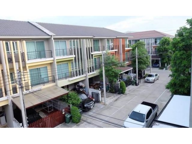 ทาวโฮมส์ 3 ชั้น  vista park พระราม2 ให้เช่า