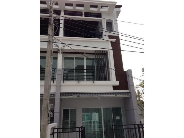 ให้เช่าทาวน์โฮม หลังมุม บ้านกลางเมืองสาทร-ราชพฤกษ์