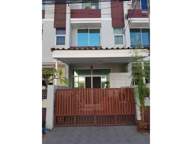 ให้เช่าทาวน์เฮ้าส์ 3ชั้น หมู่บ้านธนาพัฒน์ พระราม3