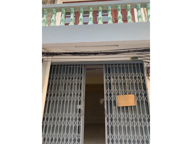 รหัสทรัพย์ B4120 ให้เช่าตึกแถว 4ชั้นครึ่ง ใจกลางเมือง ใกล้รถไฟฟ้าใต้ดินสามยอด วัดราชบพิธ