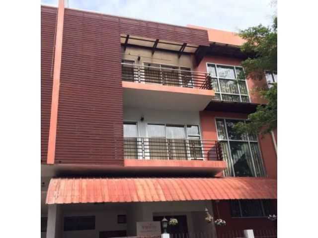 รหัสทรัพย์ B4109 ให้เช่าบ้านทาวน์โฮม หมู่บ้านมนตรีทาวน์โฮม ลาดพร้าว 87แยก10 วังทองหลาง
