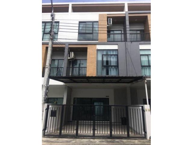 ให้เช่า ทาวน์โฮม 3 ชั้น ทรีโอ ร่มเกล้า