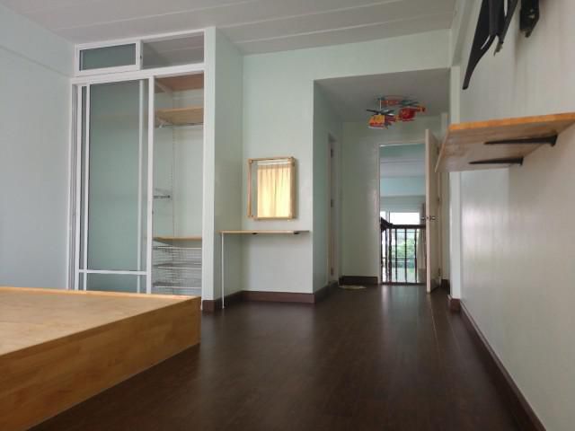 Code.A2406 หมู่บ้านแฮปปี้แลนด์ สุขุมวิท 105  รายละเอียด หมู่บ้านแฮปปี้แลนด์ สุขุมวิท 105 ลาซาล 32 บา