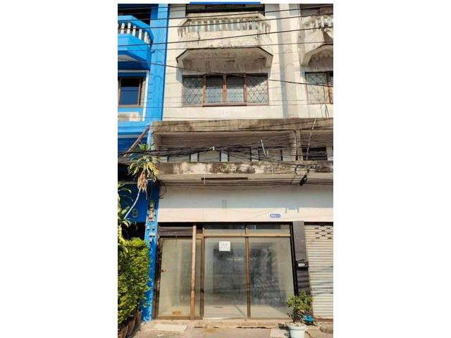 ให้เช่าอาคารพาณิชย์ 3.5 ชั้น ซอยลาดพร้าว 101