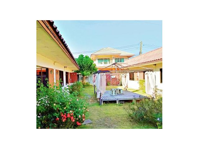 ขาย / เช่า เกสท์เฮาส์ใจกลางเมืองเชียงใหม่ ขนาด 220 ตร.ว. 18 ห้อง
