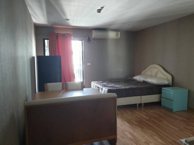 รหัสทรัพย์ B4002 ให้เช่า Regent Home 15 แจ้งวัฒนะ (เฟอร์นิเจอร์ครบ ติด Wallpaper อย่างดี)