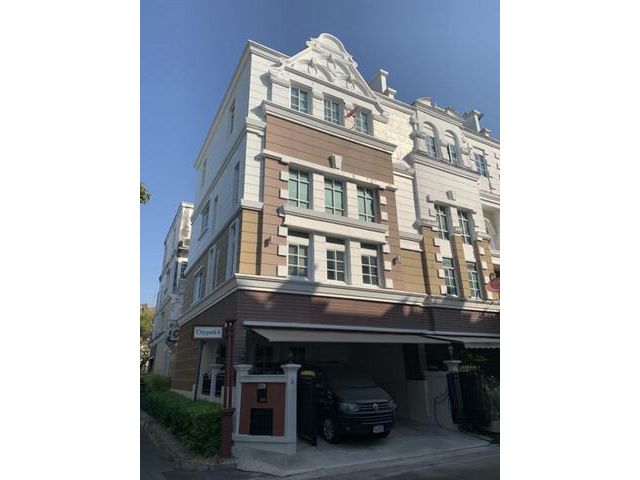 ทาวน์โฮม 4 ชั้น หมู่บ้านพลัส ซิตี้ พาร์ค สุขุมวิ