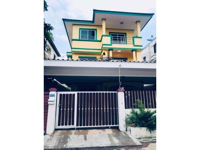 รหัสทรัพย์ B4188 ให้เช่าบ้านหลังใหญ่ หมู่บ้านสินธร ปทุม-รังสิต (ทำเลดี) 6 ห้องนอน 3 ห้องน้ำ