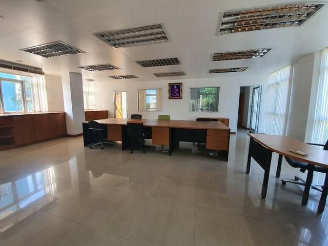 ให้เช่าอาคารสำนักงานพร้อมใช้งาน ย่านศรีนครินทร์ พร้อมลิฟท์ใกล้ซีคอน