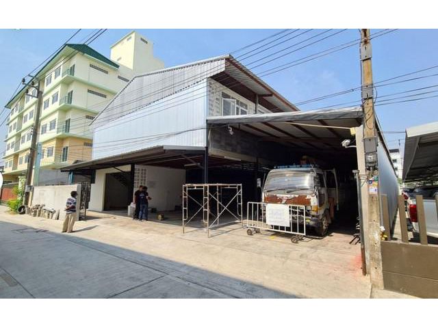 ให้เช่าโกดัง พื้นที่ 700 ตรม ซอยลาดกระบัง14
