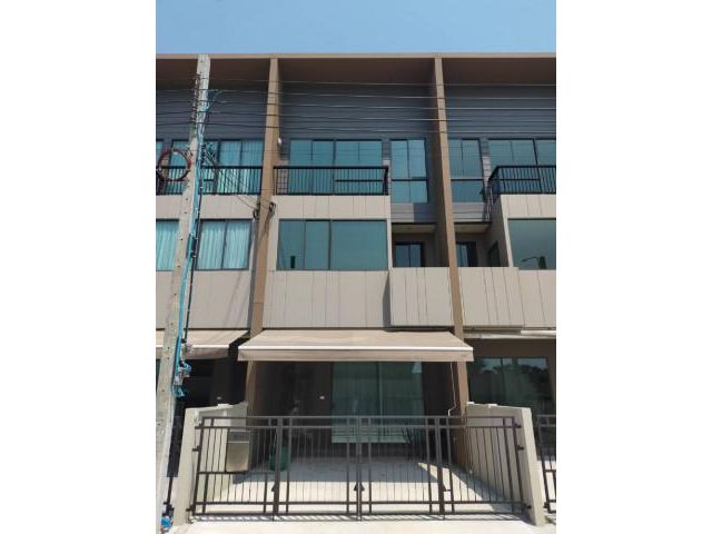 รหัสทรัพย์ B4224 ให้เช่าทาวน์โฮม 3 ชั้น บ้านกลางเมืองบางนา-วงแหวน ติดถนนกาญจนาภิเษก ทำเลดี