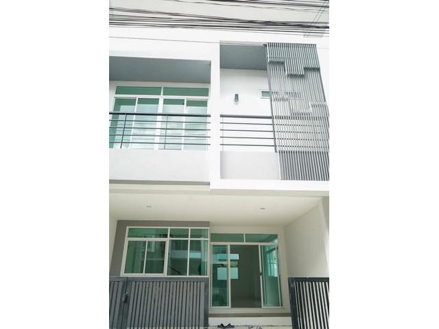 หมู่บ้านเดอะมิราเคิล สาทร-กัลปพฤกษ์