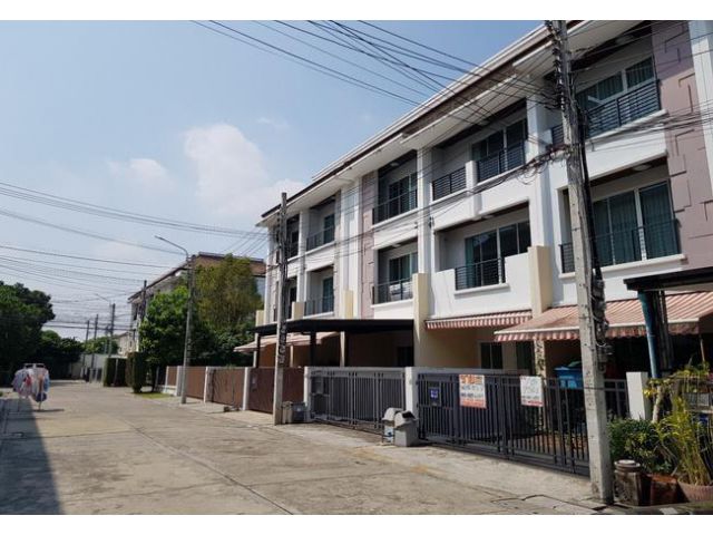 ขาย ทาวน์เฮ้าส์ บ้านกลางเมือง อ่อนนุช-วงแหวน ซอยลาดกระบัง 1ก/16 ถนนลาดกระบัง เขตลาดกระบัง กรุงเทพมหานคร