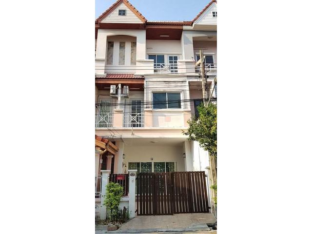 ให้เช่าทาวน์โฮมหมู่บ้านปริญลักษณ์ แจ่มจันทร์ เกษตร