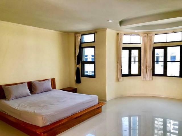 ให้เช่า 65000  หมู่บ้านชิชาคาสเซิล สุขุมวิท 31