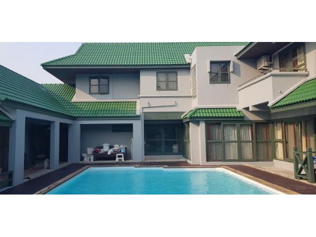 ให้เช่าบ้านเดี่ยว พร้อมสระว่ายน้ำ ซอยโชคชัยสี่