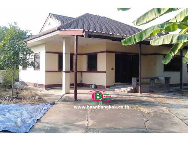 บ้านเดี่ยว 1 ชั้น โครงการ ตวงทอง 2 เนื้อที่ 109 ตรว. ถนนบางลี่-ลาดบัวหลวง อ.สองพี่น้อง จ.สุพรรณบุรี