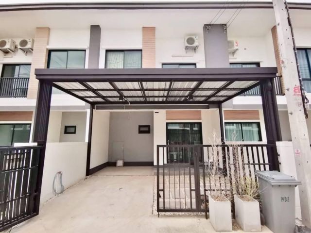 ให้เช่า ทาวน์เฮ้าส์ พร้อมเฟอร์ มบ.Unio Town  คลอง4 ลาดสวาย ลำลูกกา ปทุมธานี