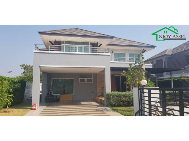 ขายบ้านหรูพร้อมอยู่ หมู่บ้านฉัตรเพชร4 ถ.เหล่านาดี เนื้อที่133.7 ตร.ว.มี 3 ห้องนอน 4 ห้องน้ำ