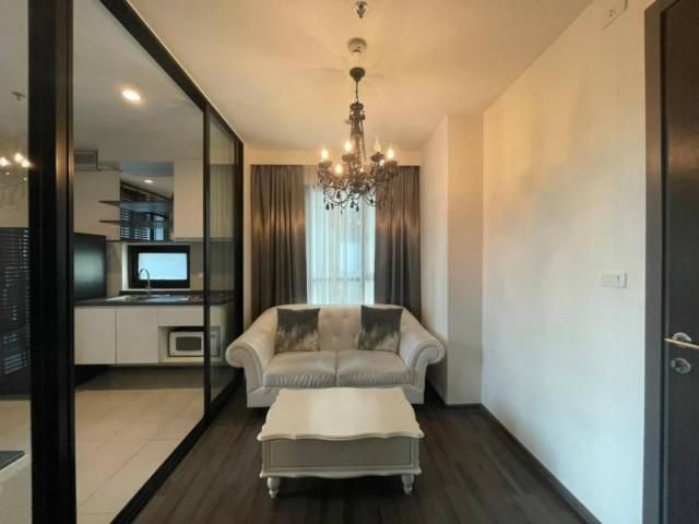 รหัสทรัพย์ B4263 ให้เช่า The Base Park West สุขุมวิท 77 (ห้องมุม เฟอร์นิเจอร์และเครื่องใช้ไฟฟ้าครบ)