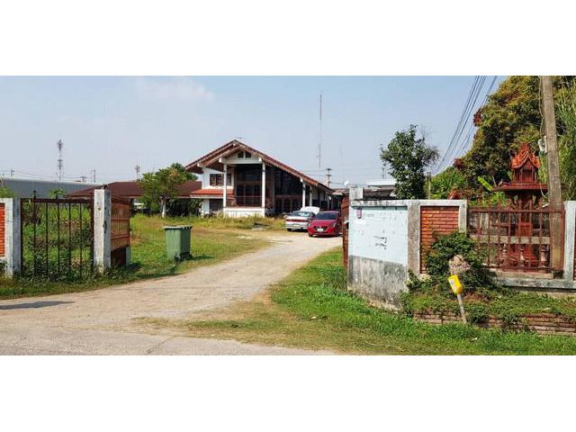ขายที่ดินสวยพร้อมบ้านใจกลาง อ.บ้านนา