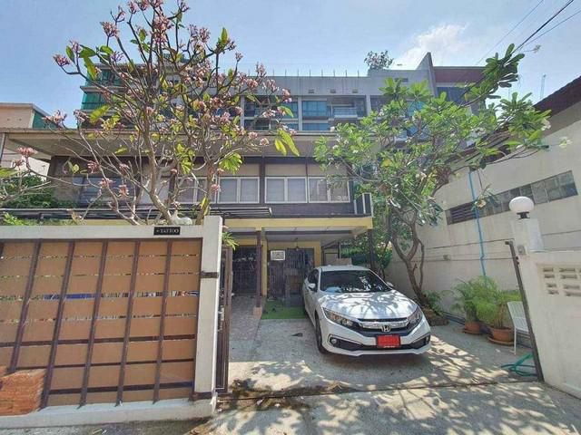 ให้เช่าบ้าน 100 ตรว. สุขุมวิท 61 ใกล้ BTS เอกมัย