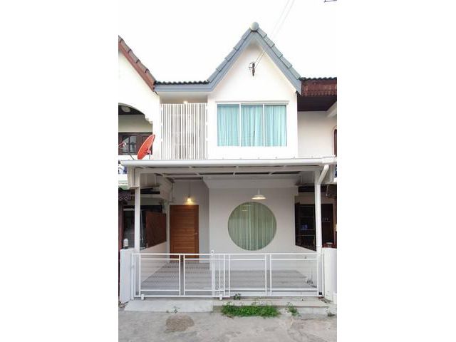 ขายทาวน์เฮ้าส์ สไตล์ muji ใจกลางเมืองเชียงใหม่
